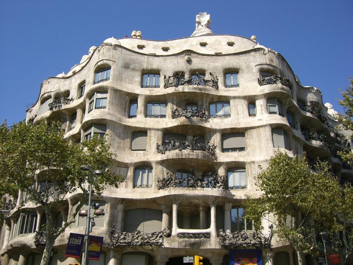 Muntanya - Apartments In Sagrada Familia Barcelona Exterior photo